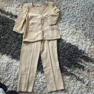 BEAUTIFUL St John Collection Knit Tan Gold Skirt Jacket Suit Set Size 10